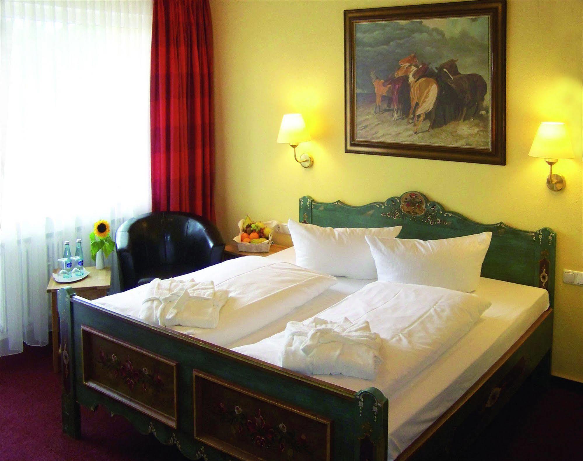 Landhotel Klingerhof Hösbach Buitenkant foto